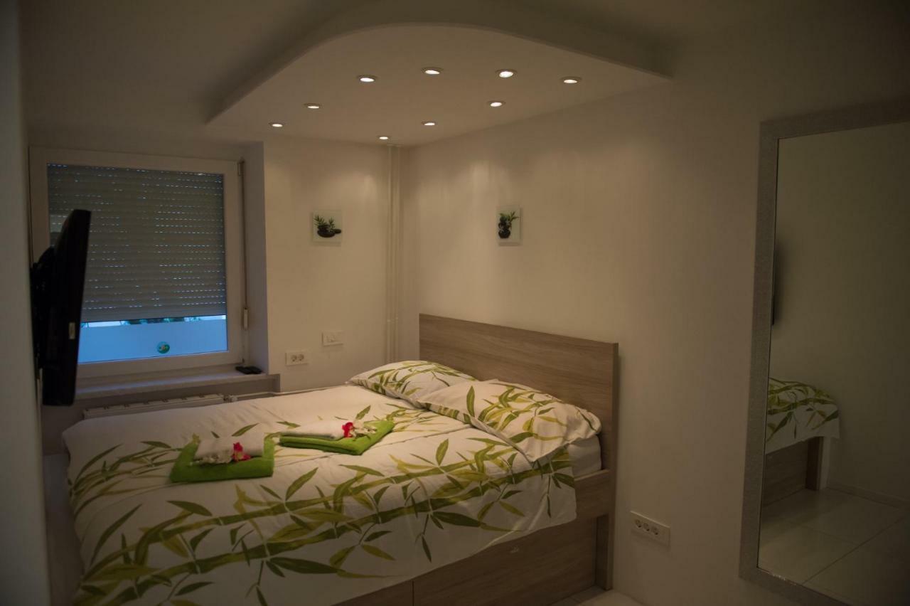 Апартаменти First Floor Flat (Adults Only) Любляна Екстер'єр фото