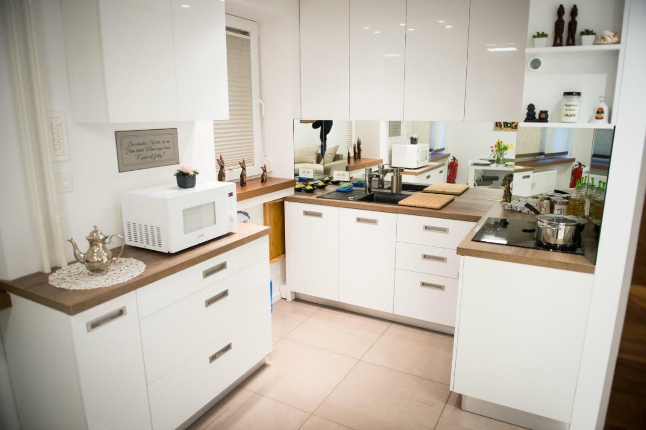 Апартаменти First Floor Flat (Adults Only) Любляна Екстер'єр фото